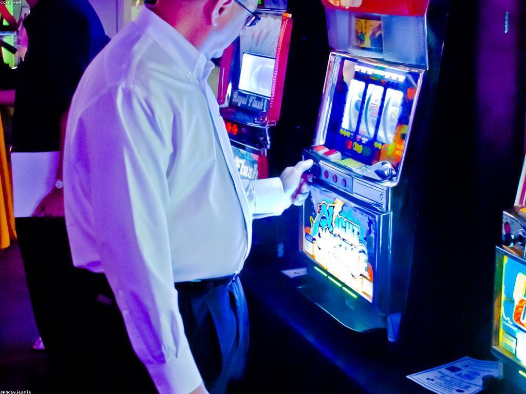 ប្រាក់កាបូបកាស៊ីណូslot: ការស្វែងយល់ពីការលេង និងយុទ្ធសាស្ត្រ